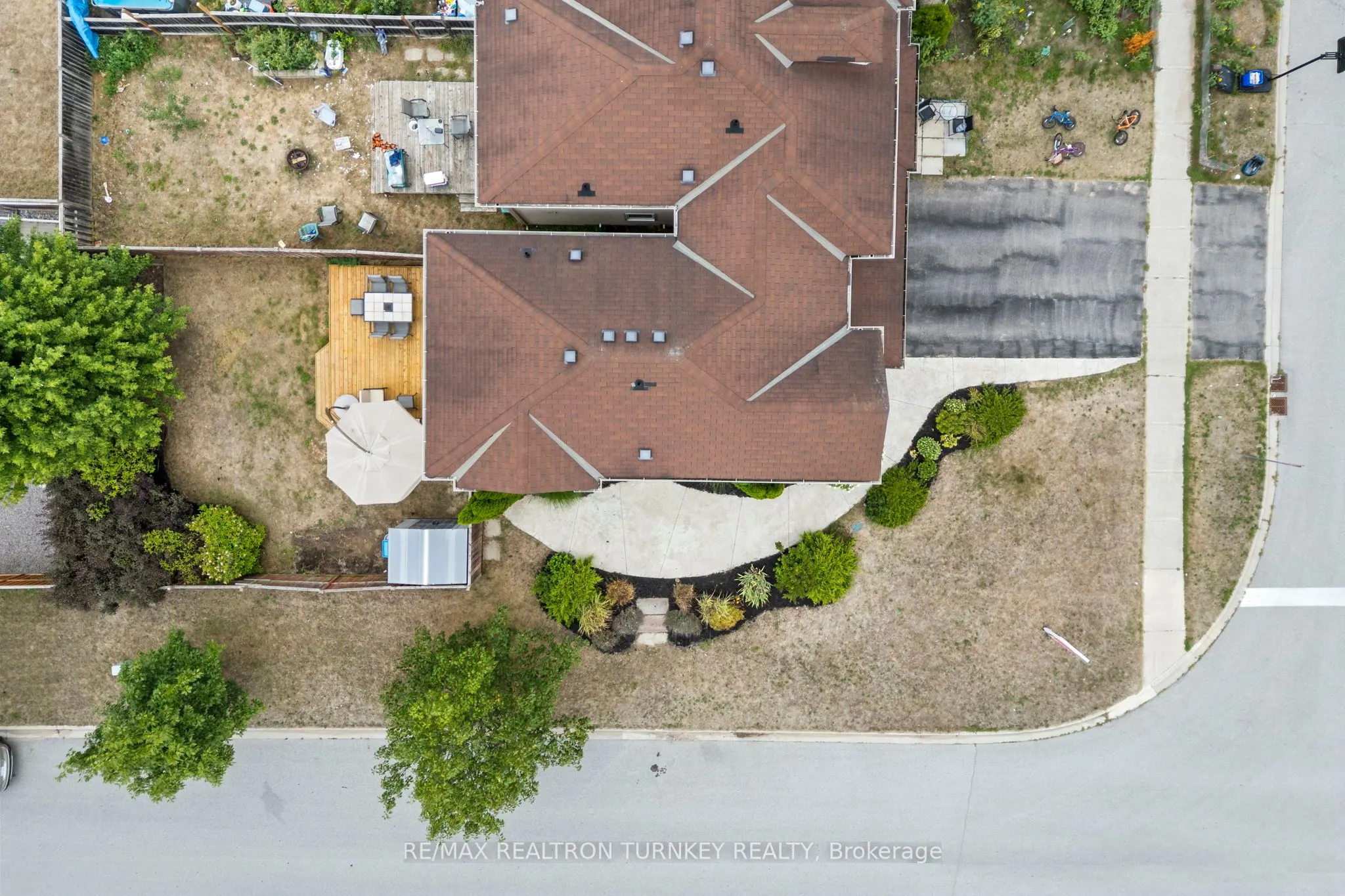 84 Admiral Crescent