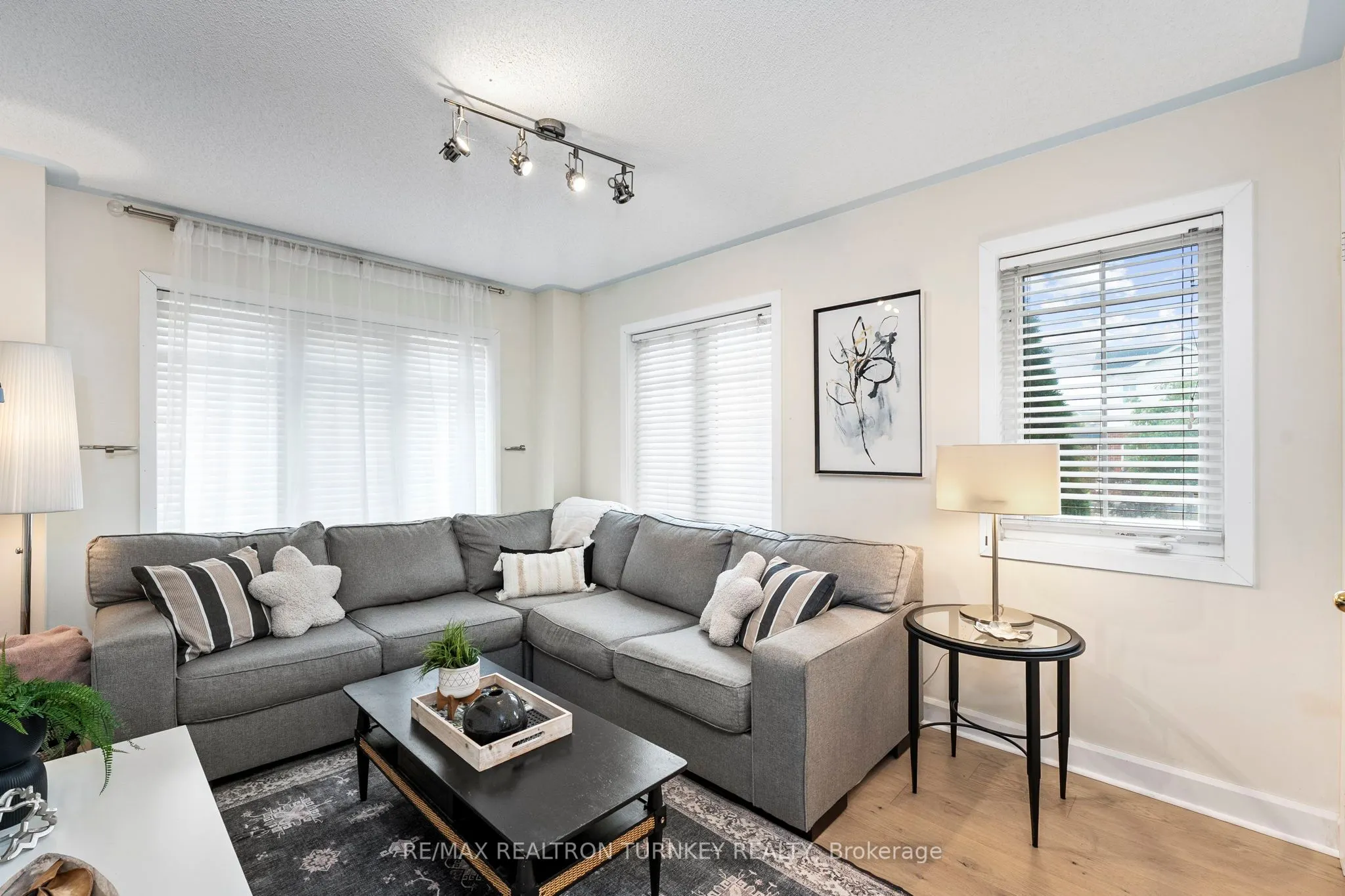 84 Admiral Crescent