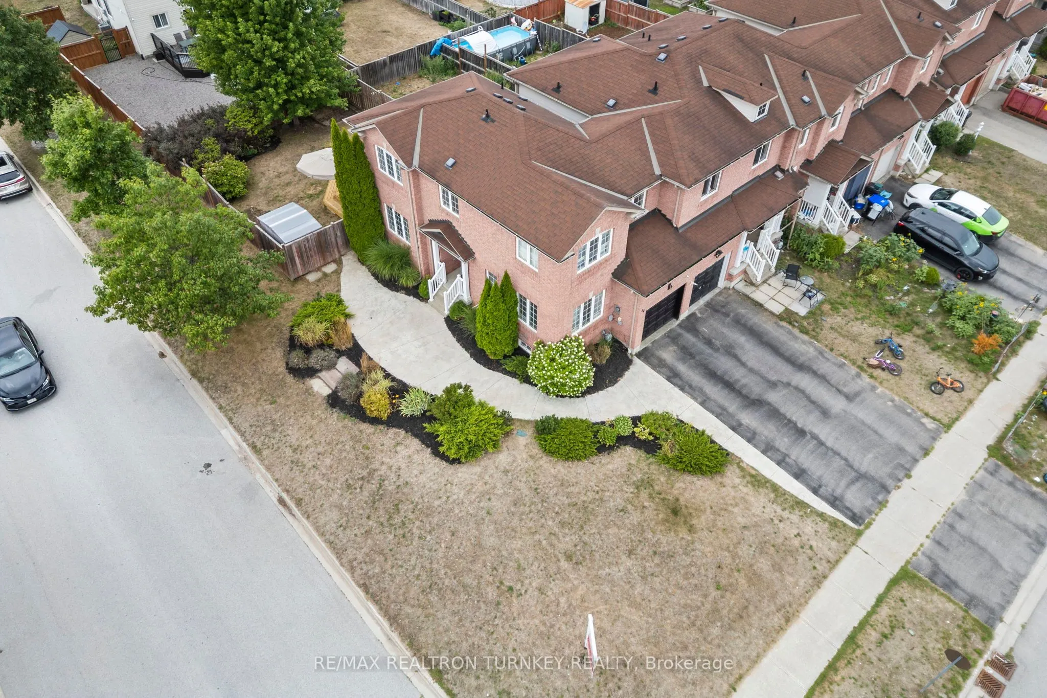 84 Admiral Crescent
