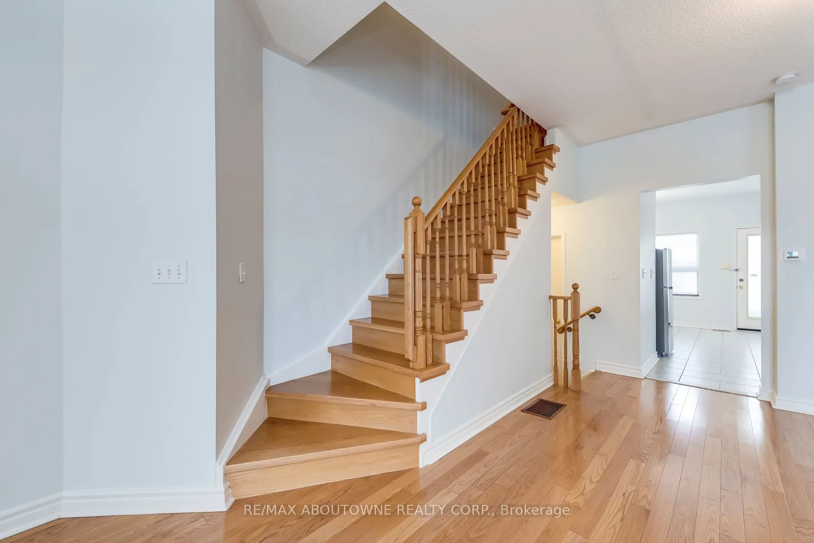 83 Bur Oak Avenue