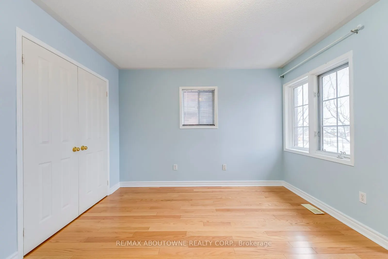 83 Bur Oak Avenue