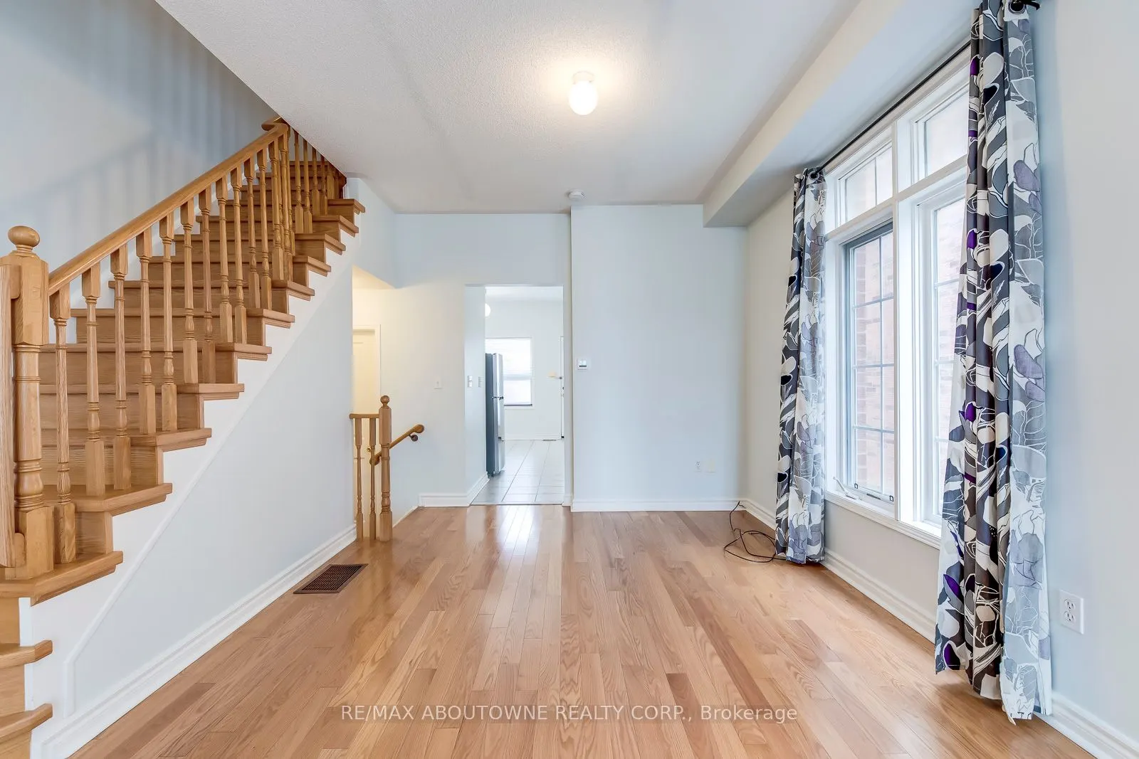 83 Bur Oak Avenue
