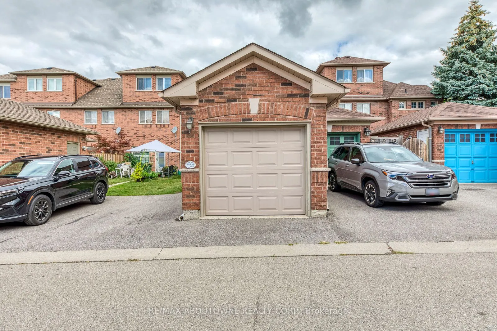 83 Bur Oak Avenue
