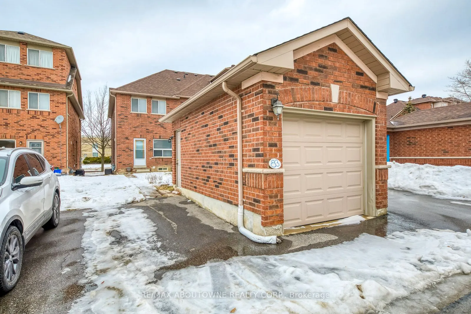 83 Bur Oak Avenue
