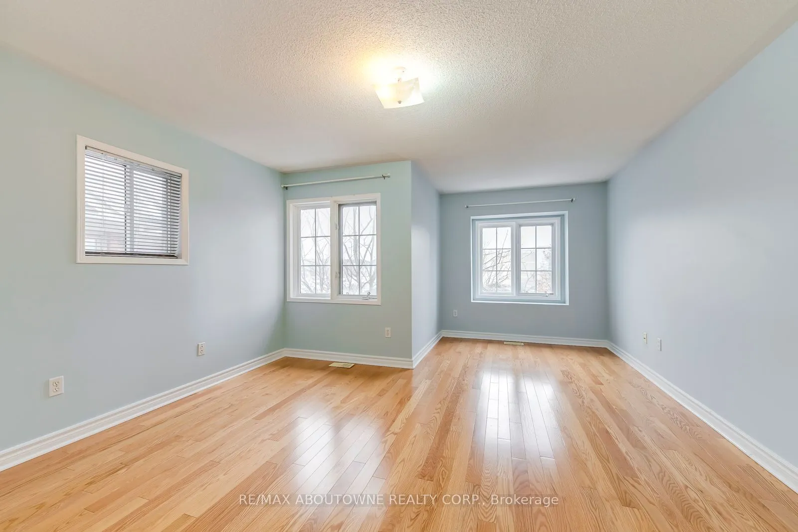 83 Bur Oak Avenue