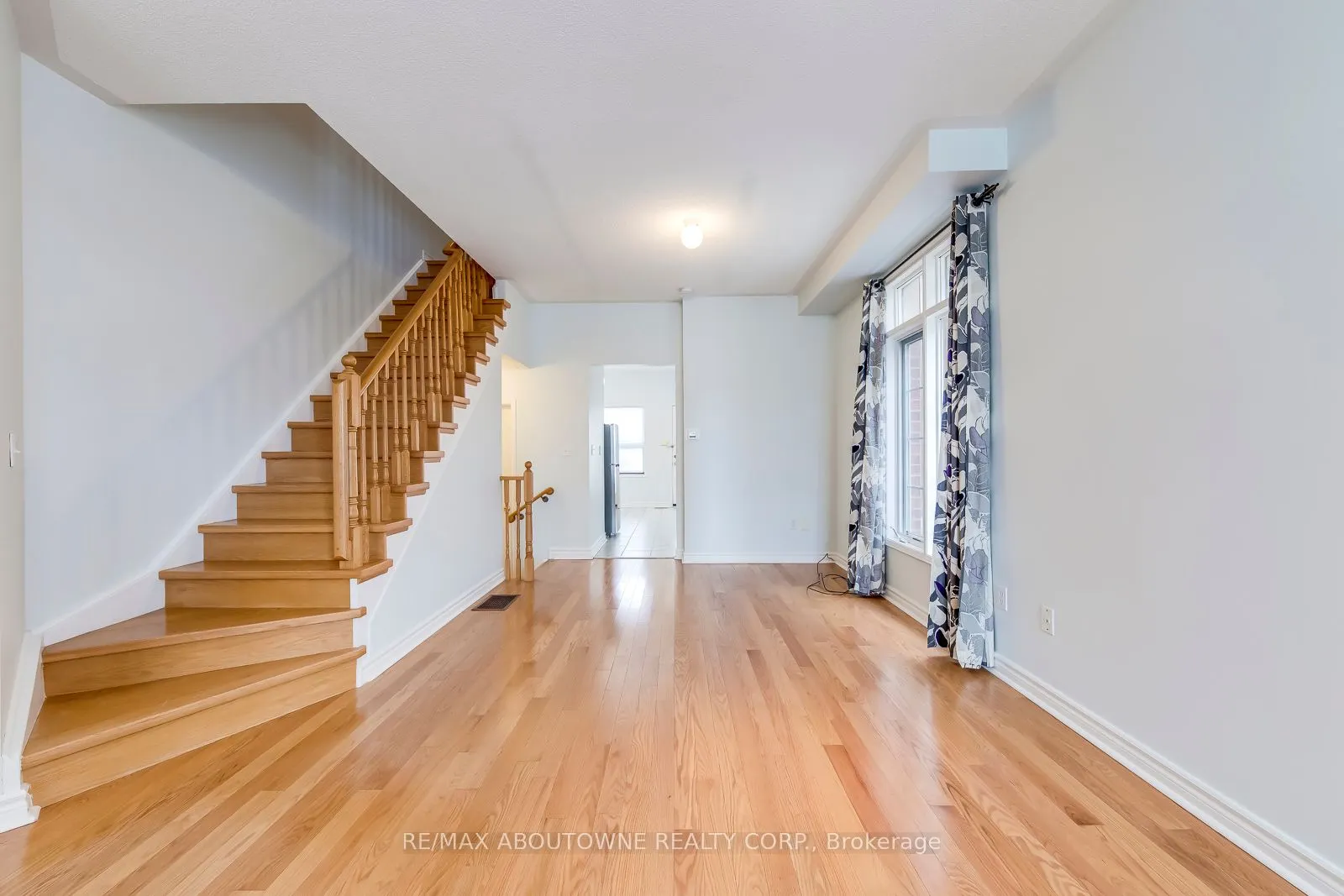 83 Bur Oak Avenue