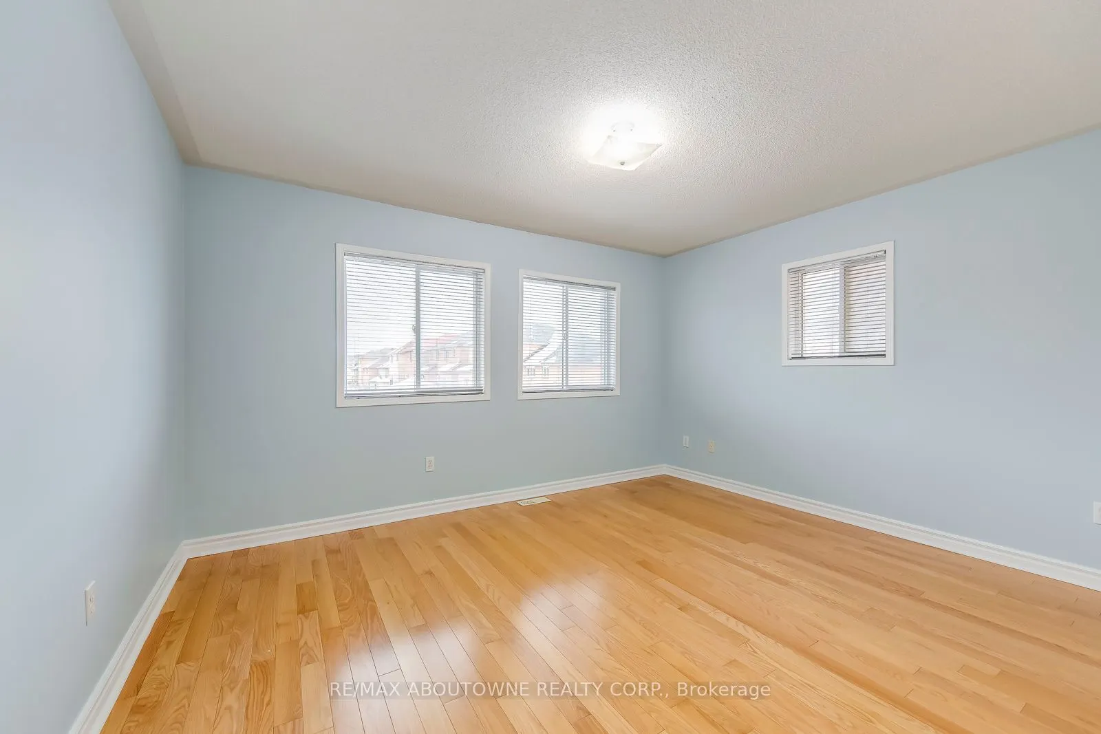 83 Bur Oak Avenue