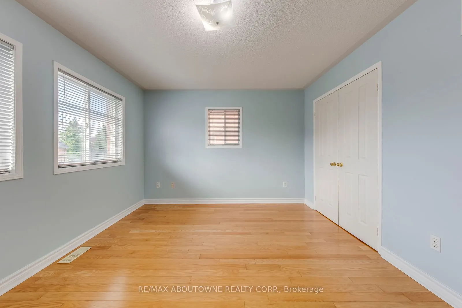 83 Bur Oak Avenue