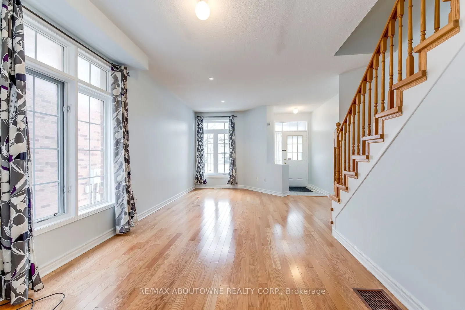83 Bur Oak Avenue