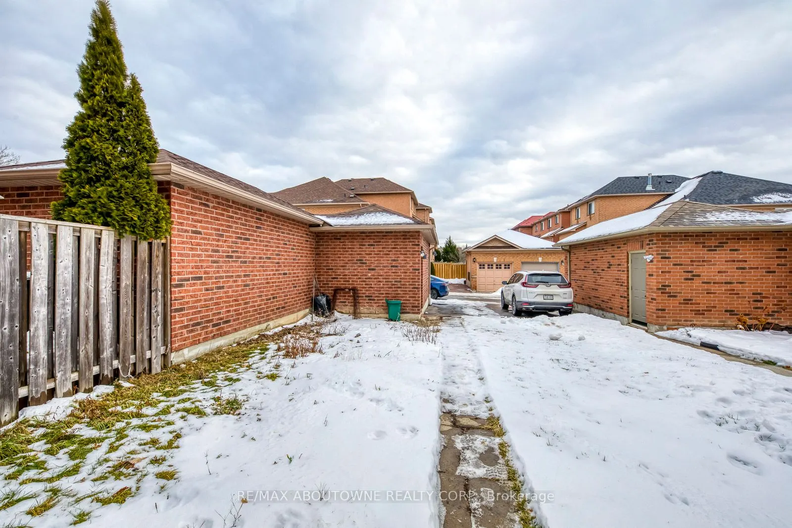 83 Bur Oak Avenue