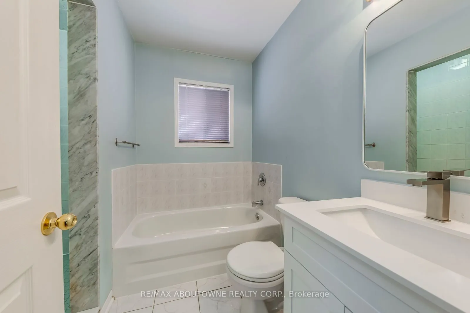 83 Bur Oak Avenue