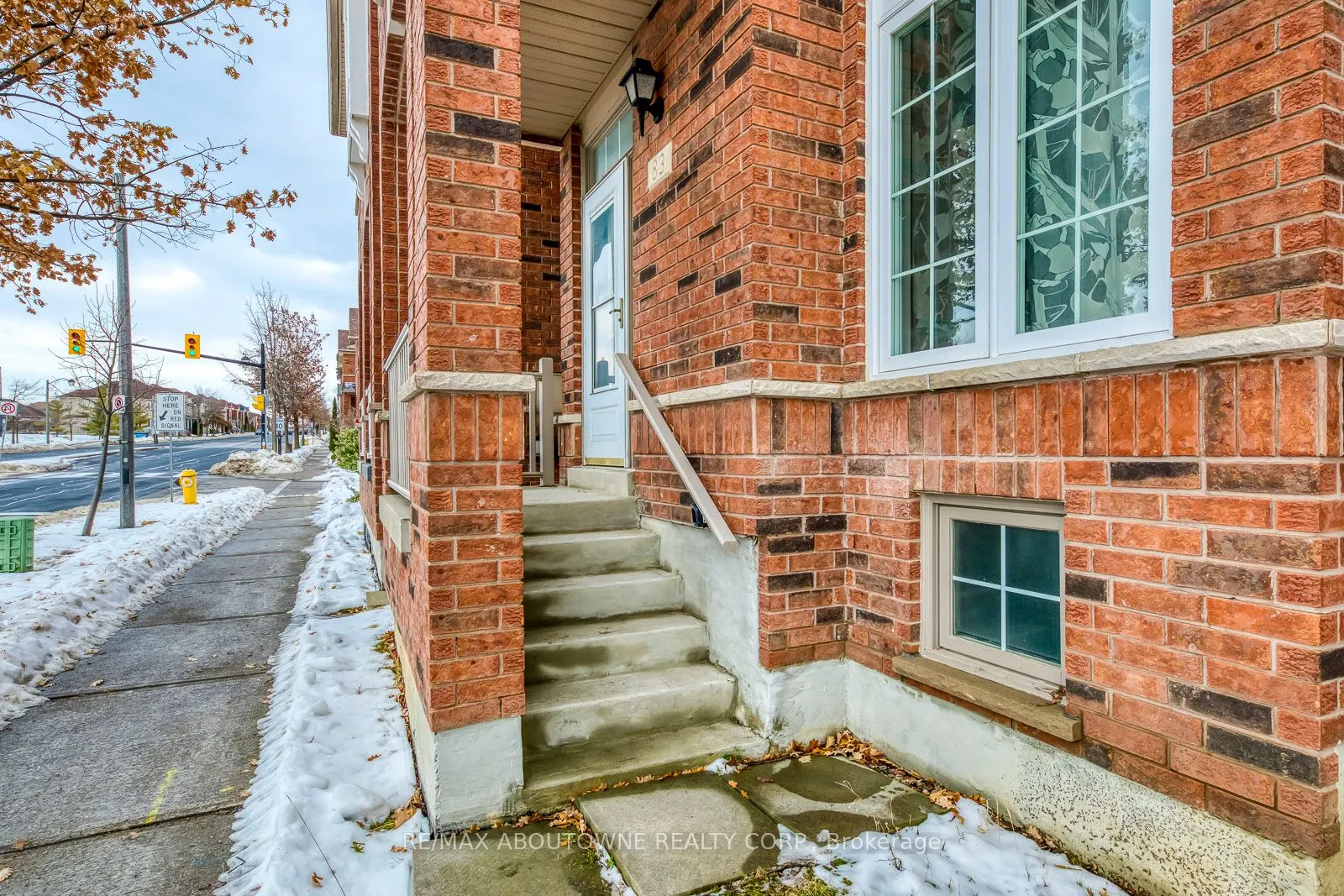 83 Bur Oak Avenue