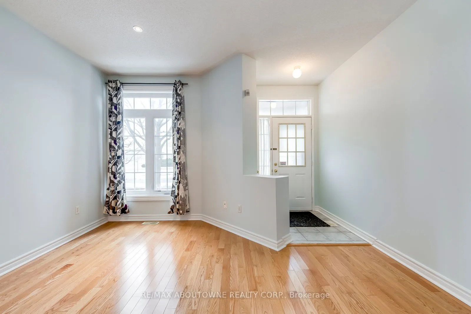 83 Bur Oak Avenue