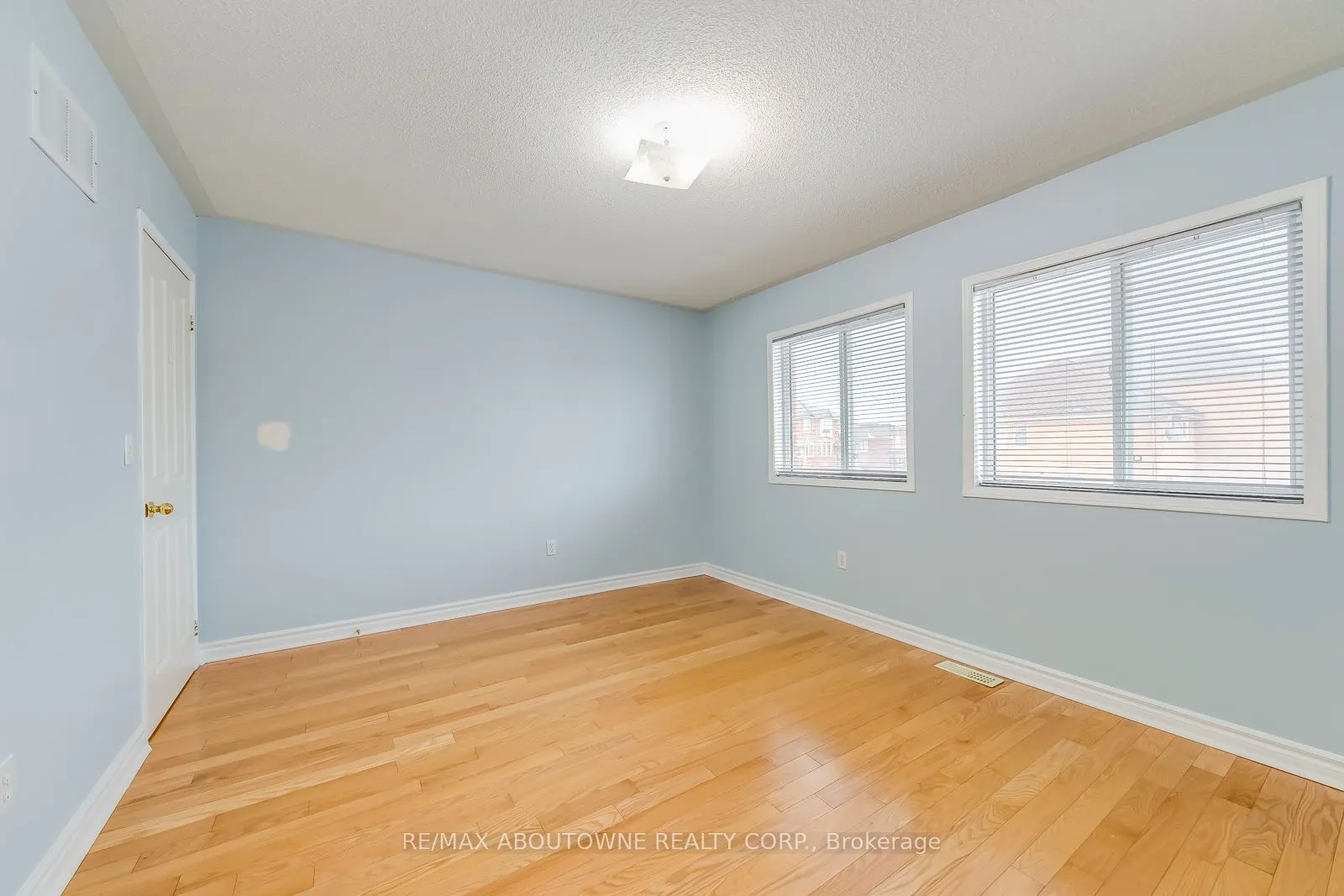 83 Bur Oak Avenue