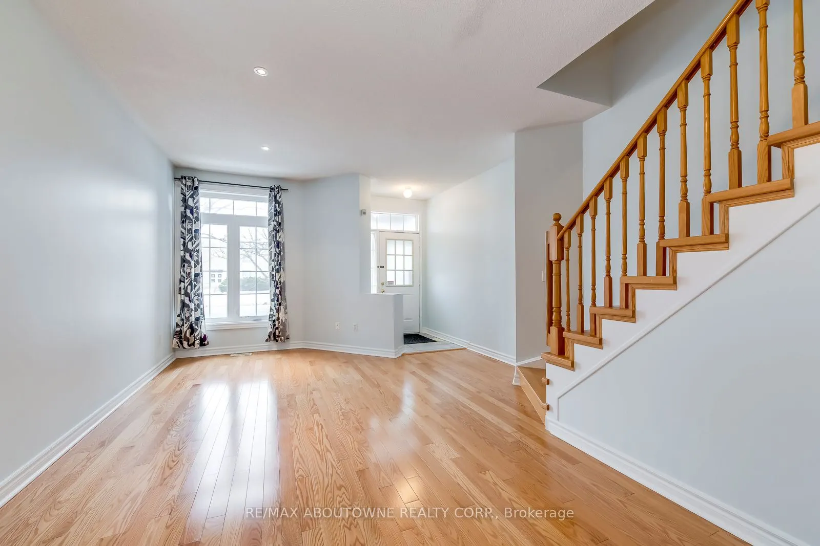83 Bur Oak Avenue