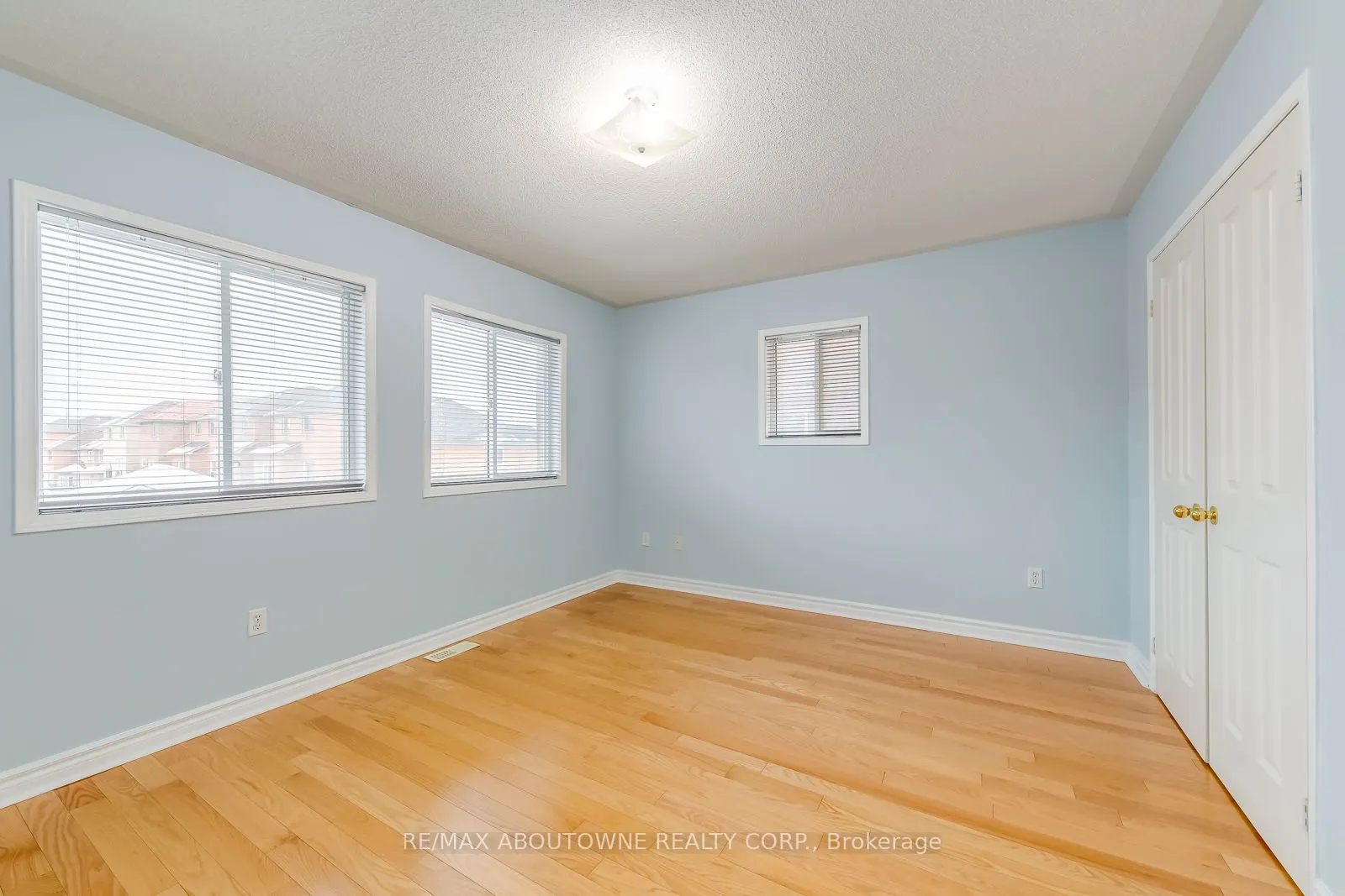 83 Bur Oak Avenue