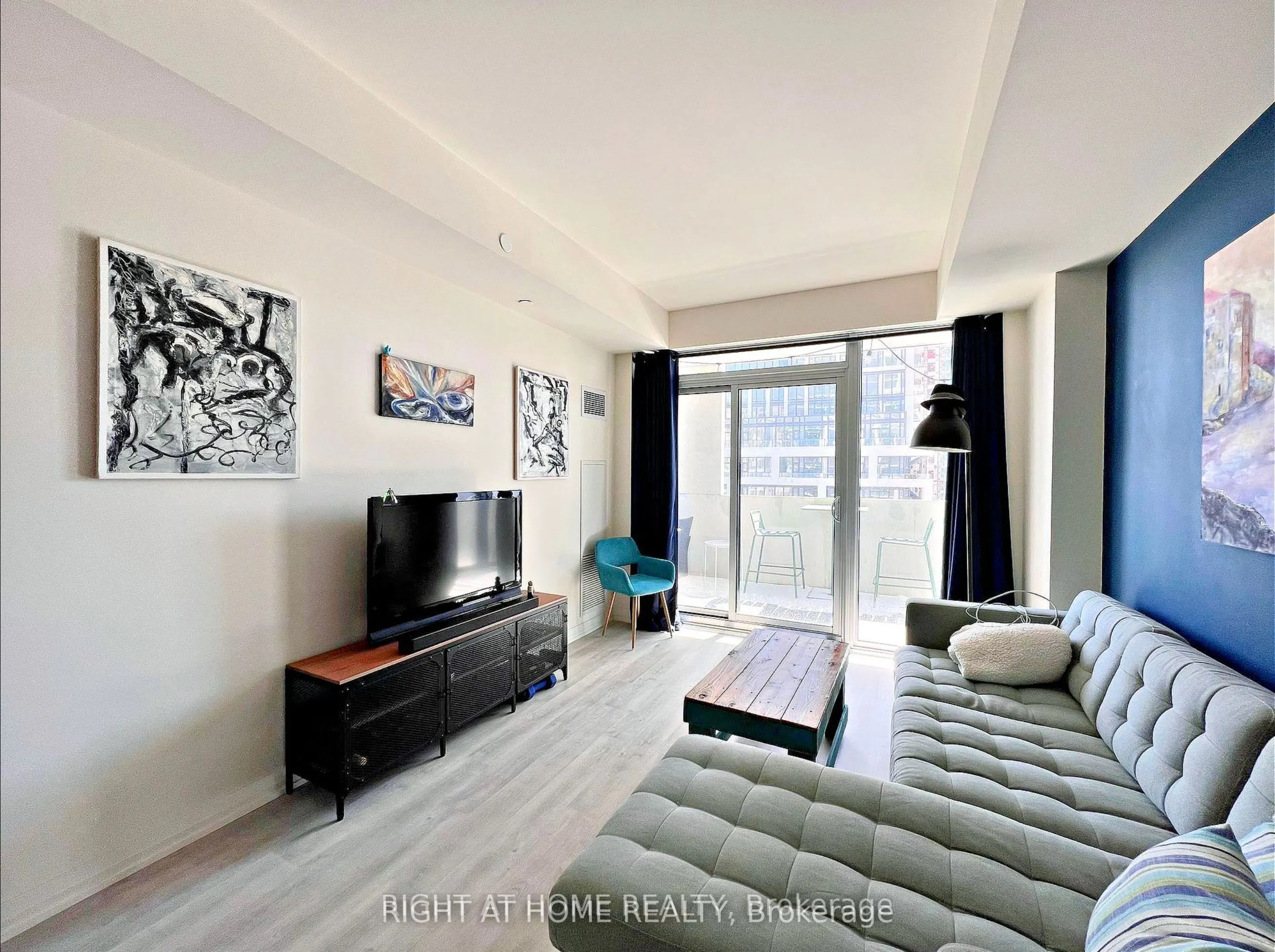 9000 Jane Street, #504