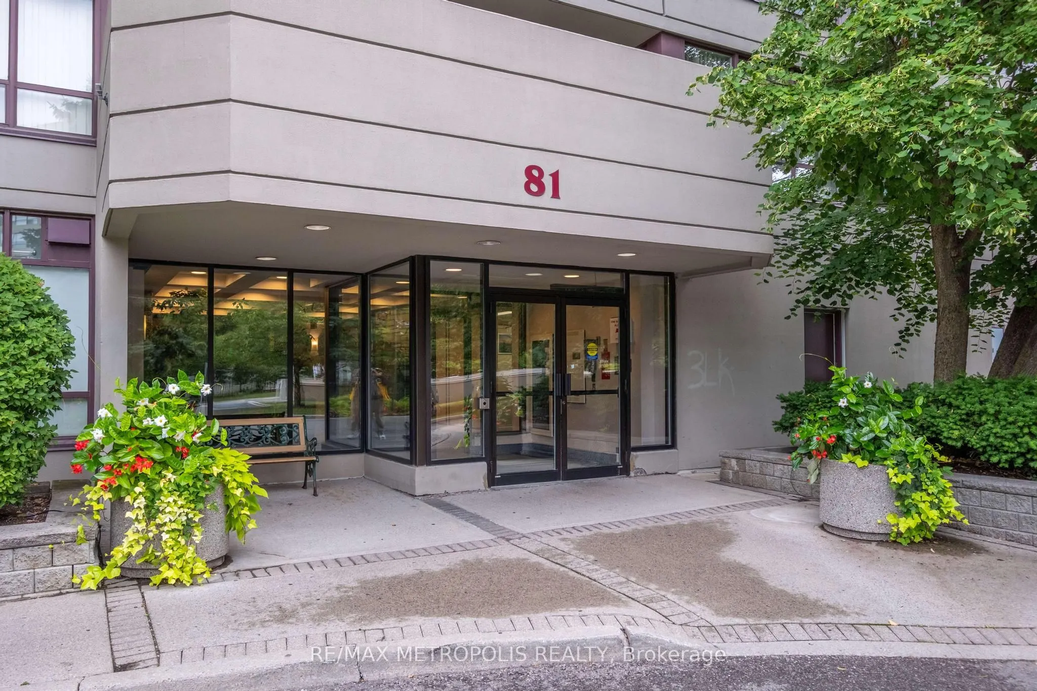 81 Townsgate Drive, #701