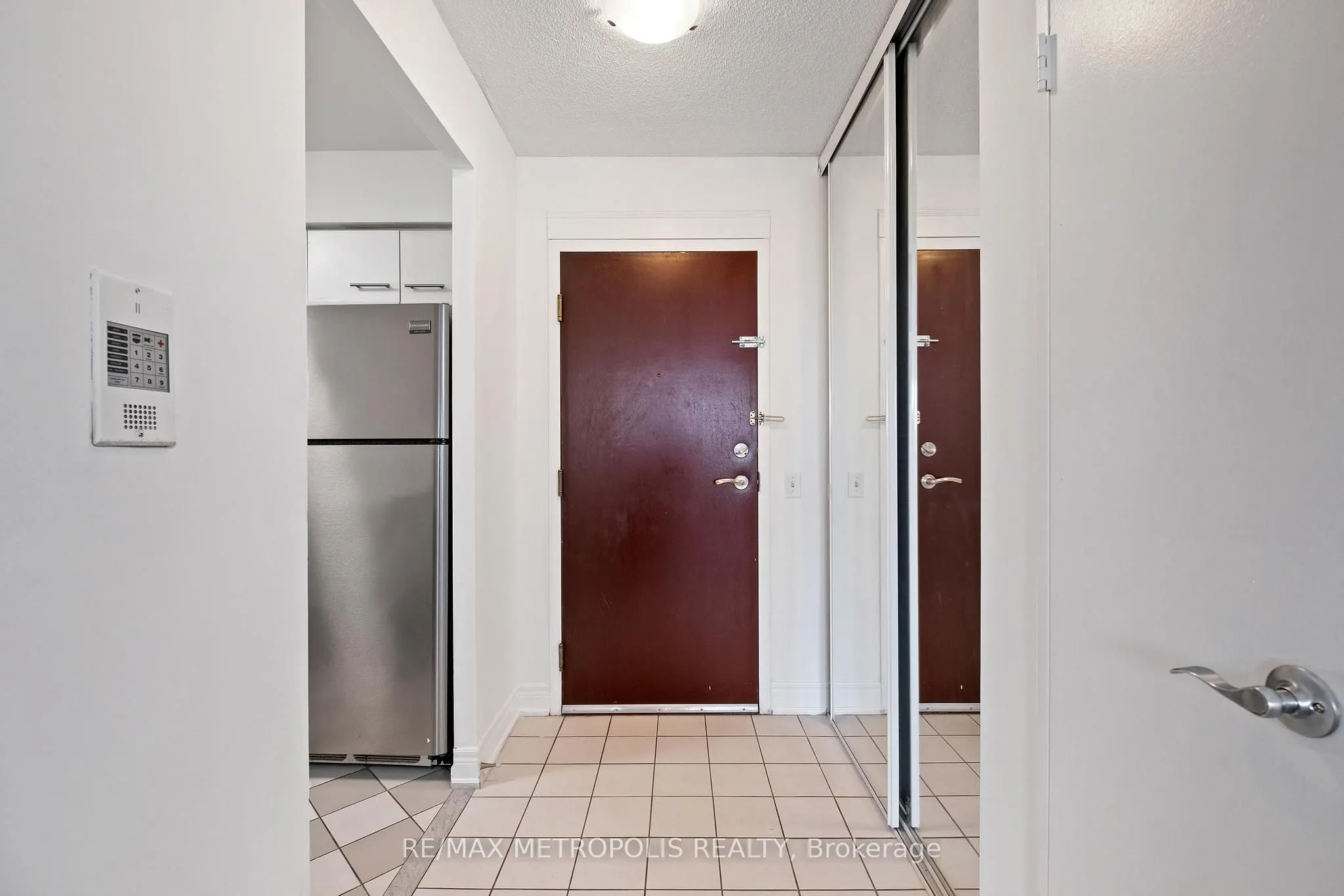 81 Townsgate Drive, #701