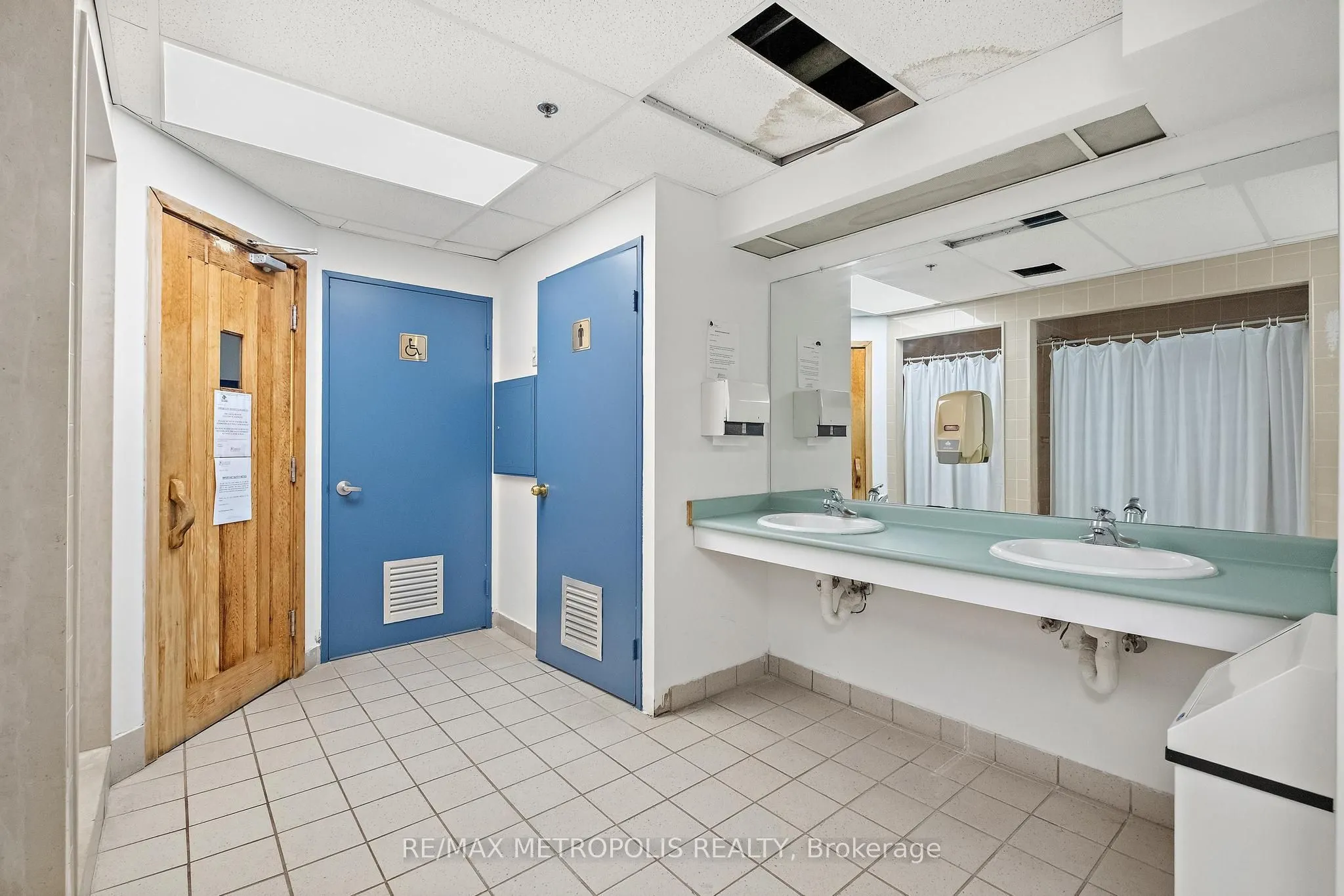 81 Townsgate Drive, #701