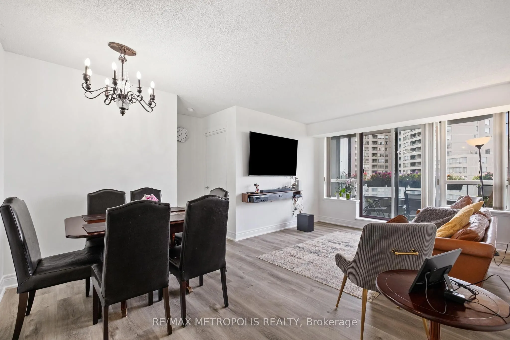 81 Townsgate Drive, #701