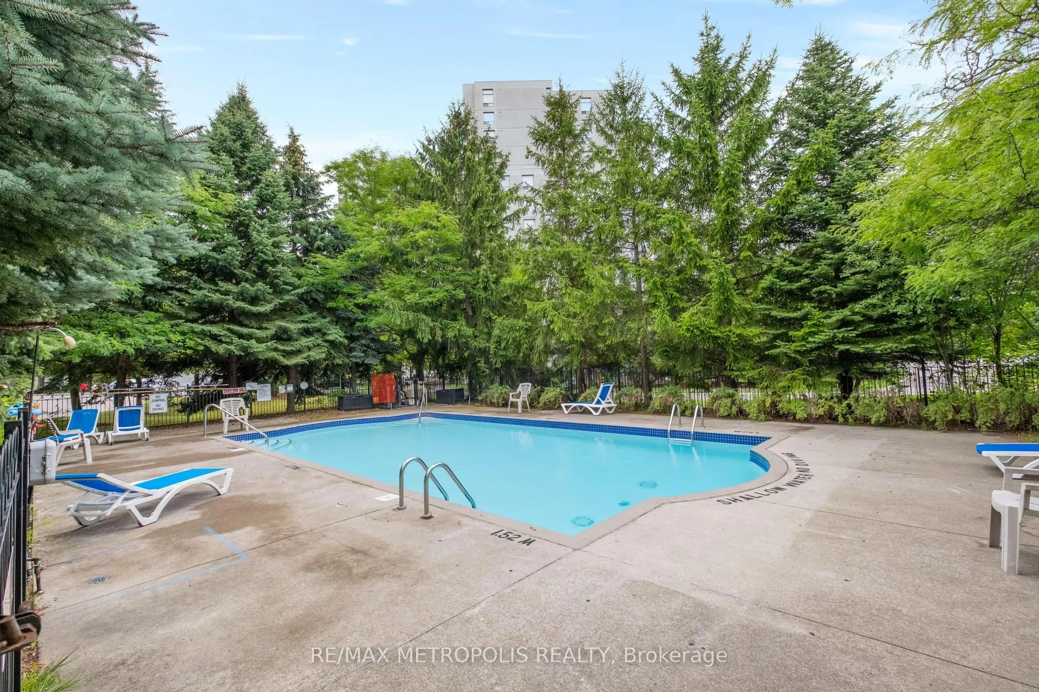 81 Townsgate Drive, #701