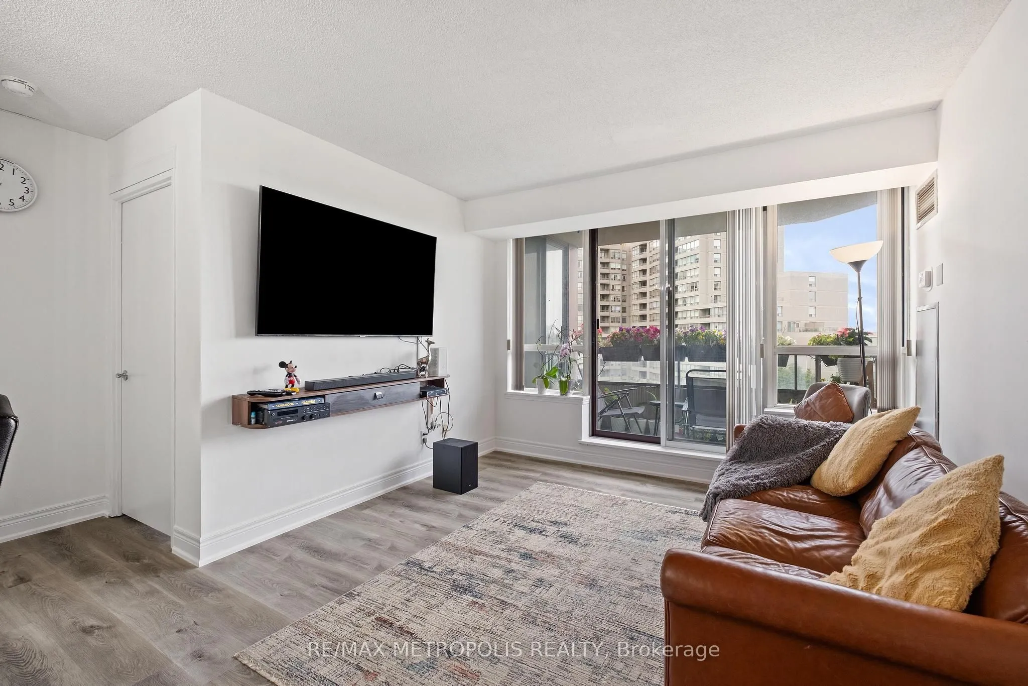 81 Townsgate Drive, #701