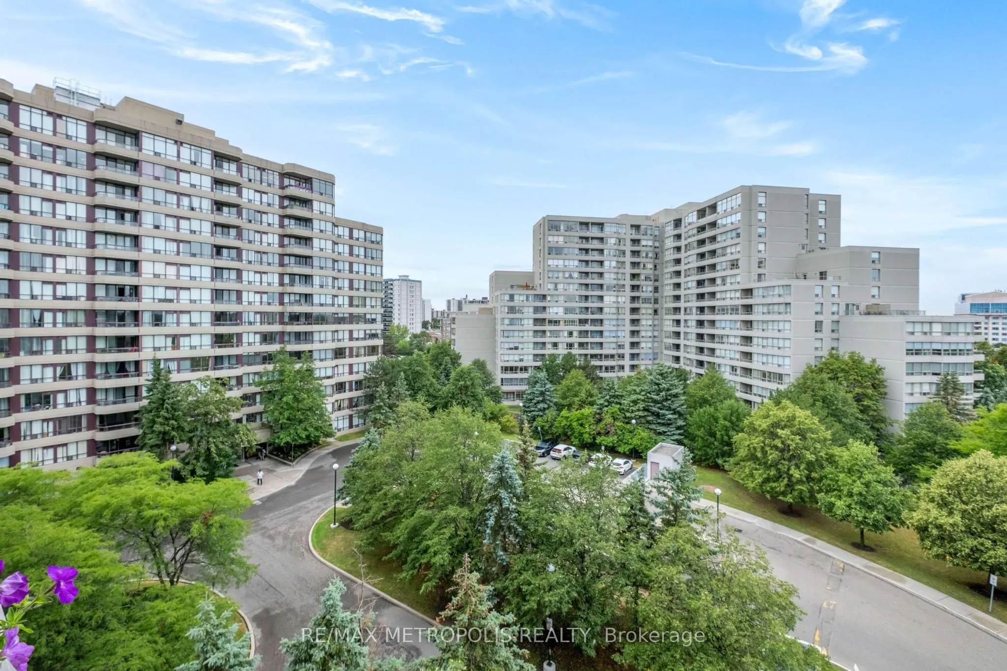 81 Townsgate Drive, #701