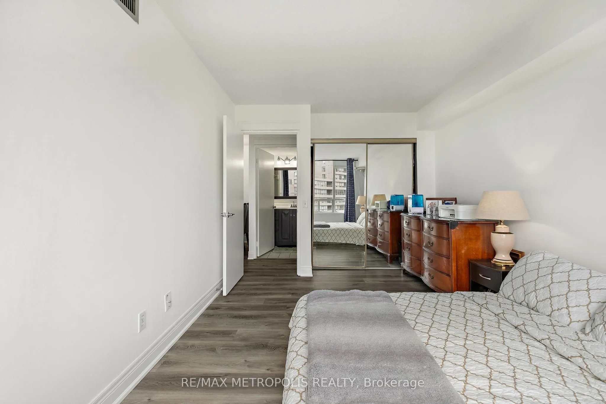 81 Townsgate Drive, #701