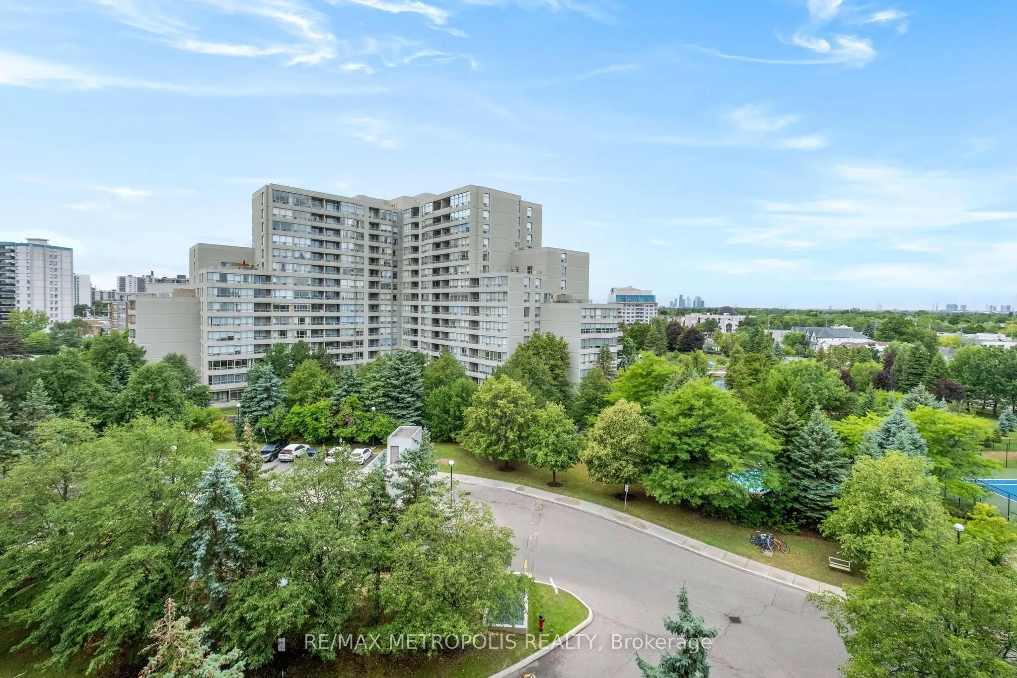 81 Townsgate Drive, #701