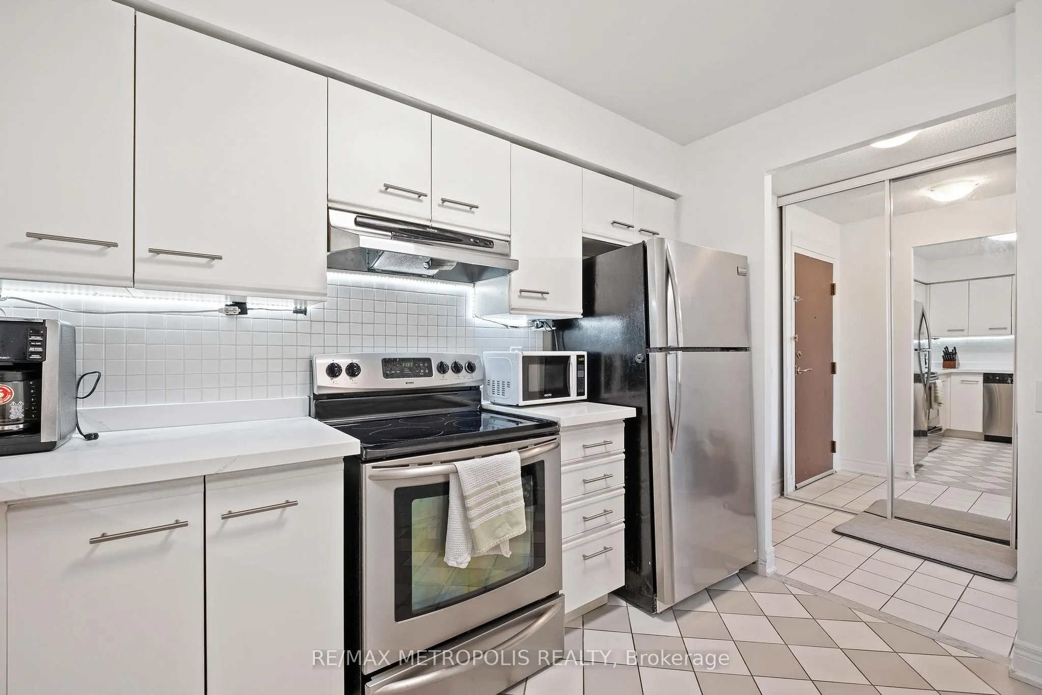 81 Townsgate Drive, #701