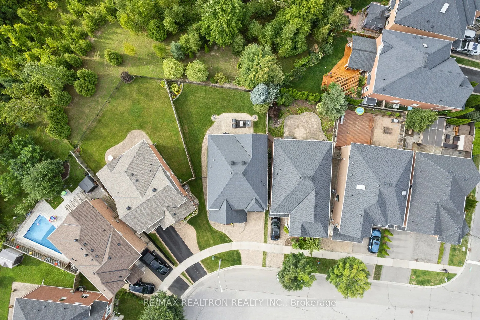 114 Barnwood Drive