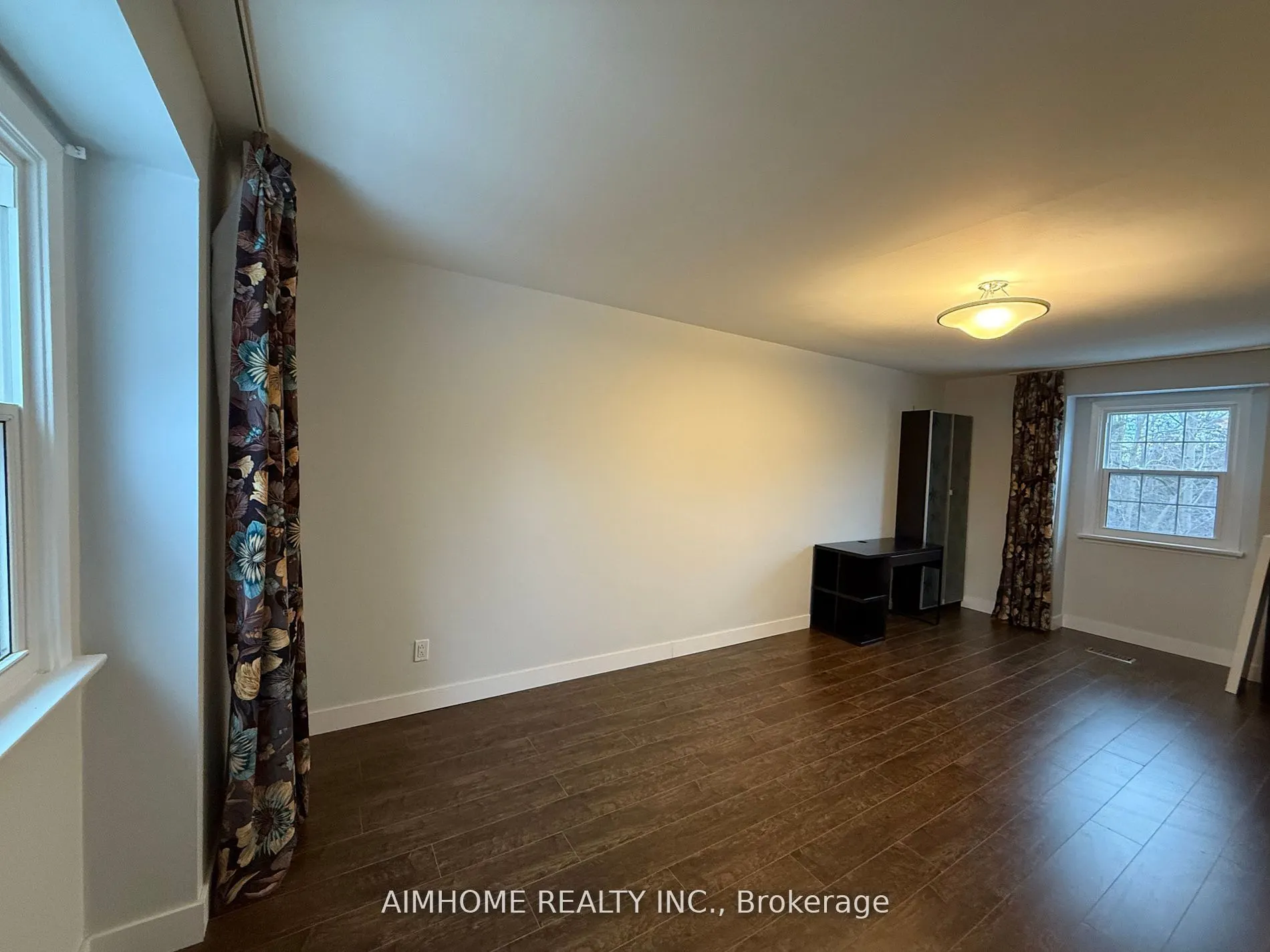 338 Steeles Avenue E