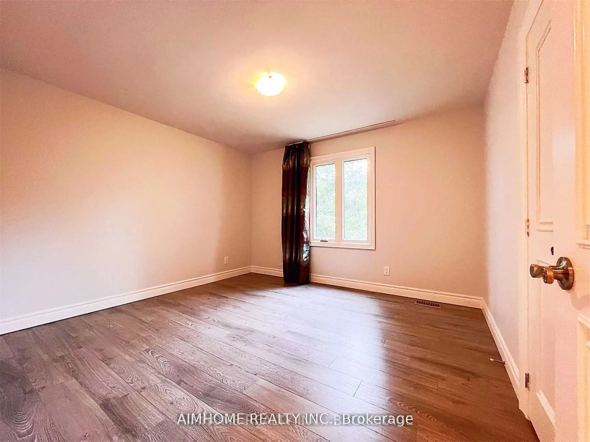 344 Steeles Avenue E