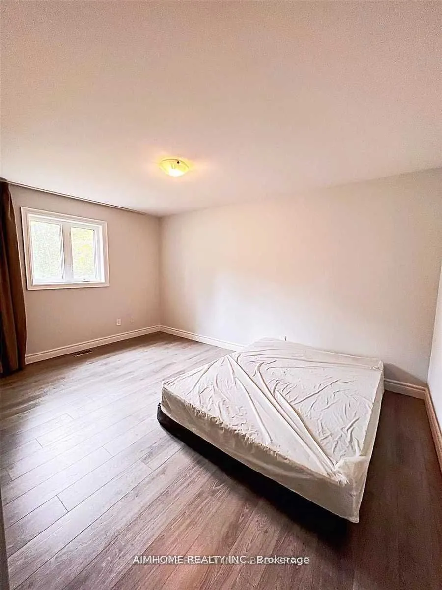 344 Steeles Avenue E