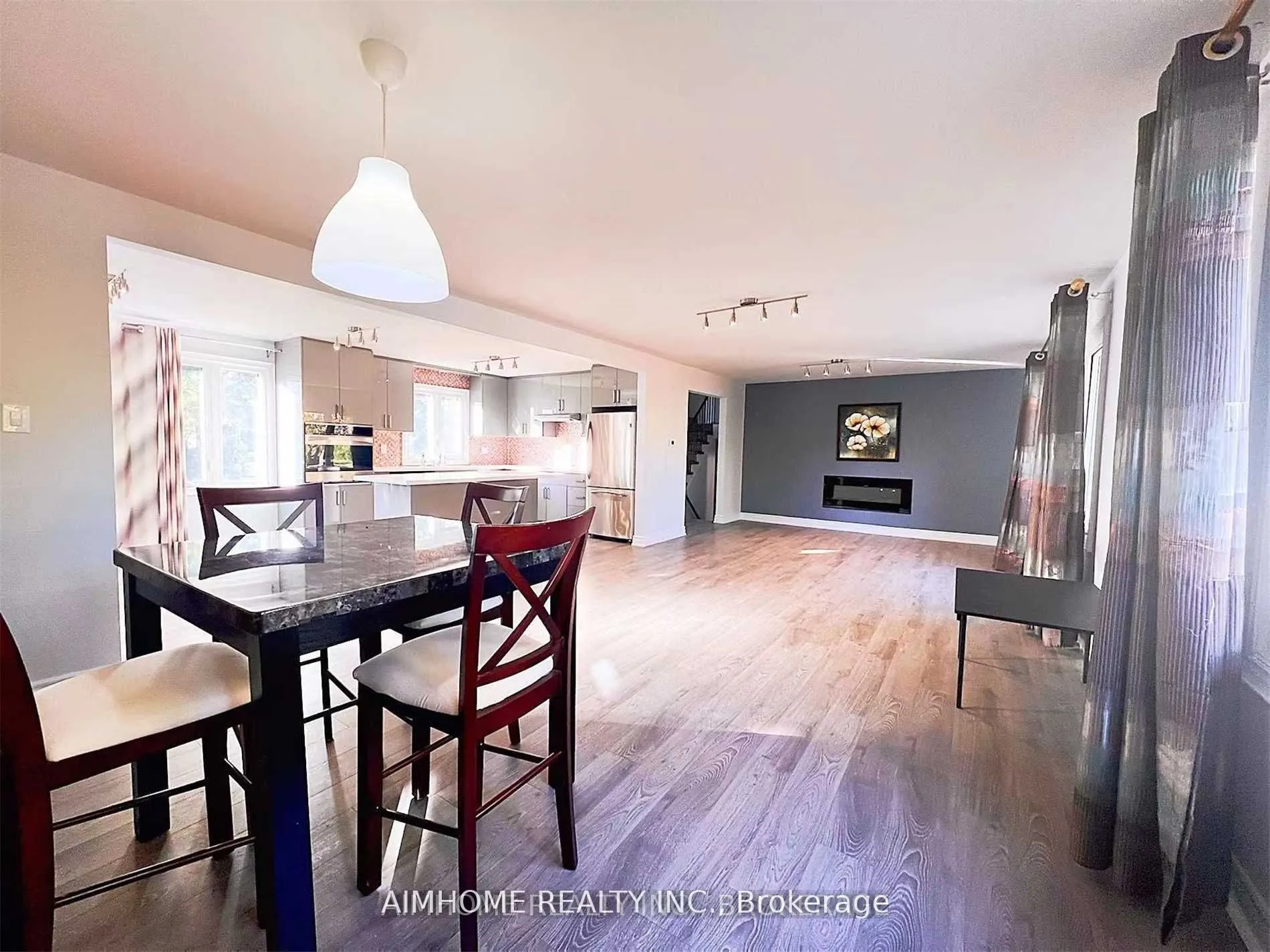 344 Steeles Avenue E