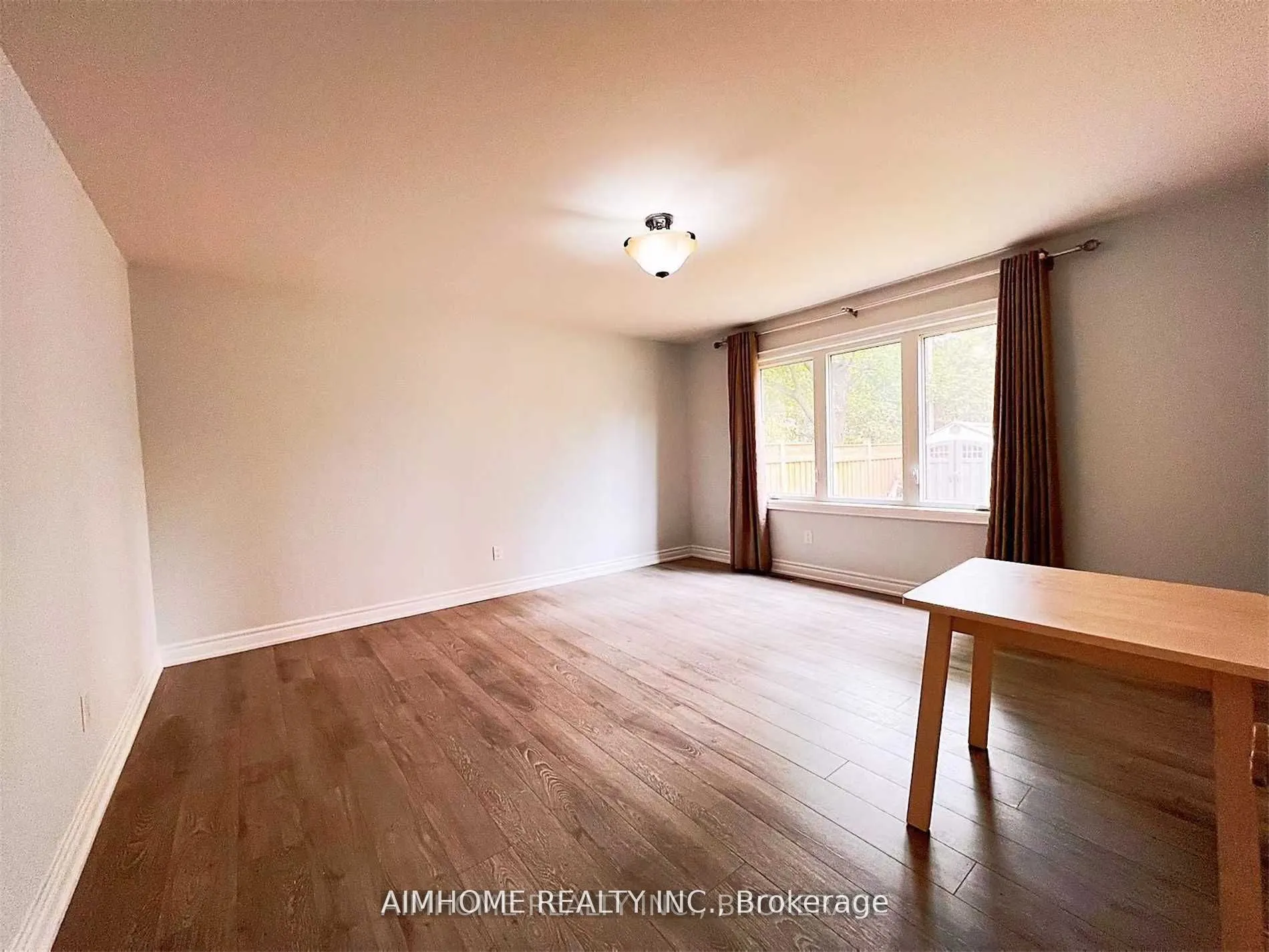 344 Steeles Avenue E