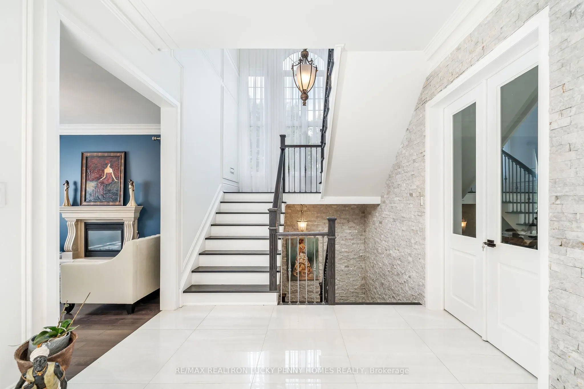 30 Bernadotte Drive