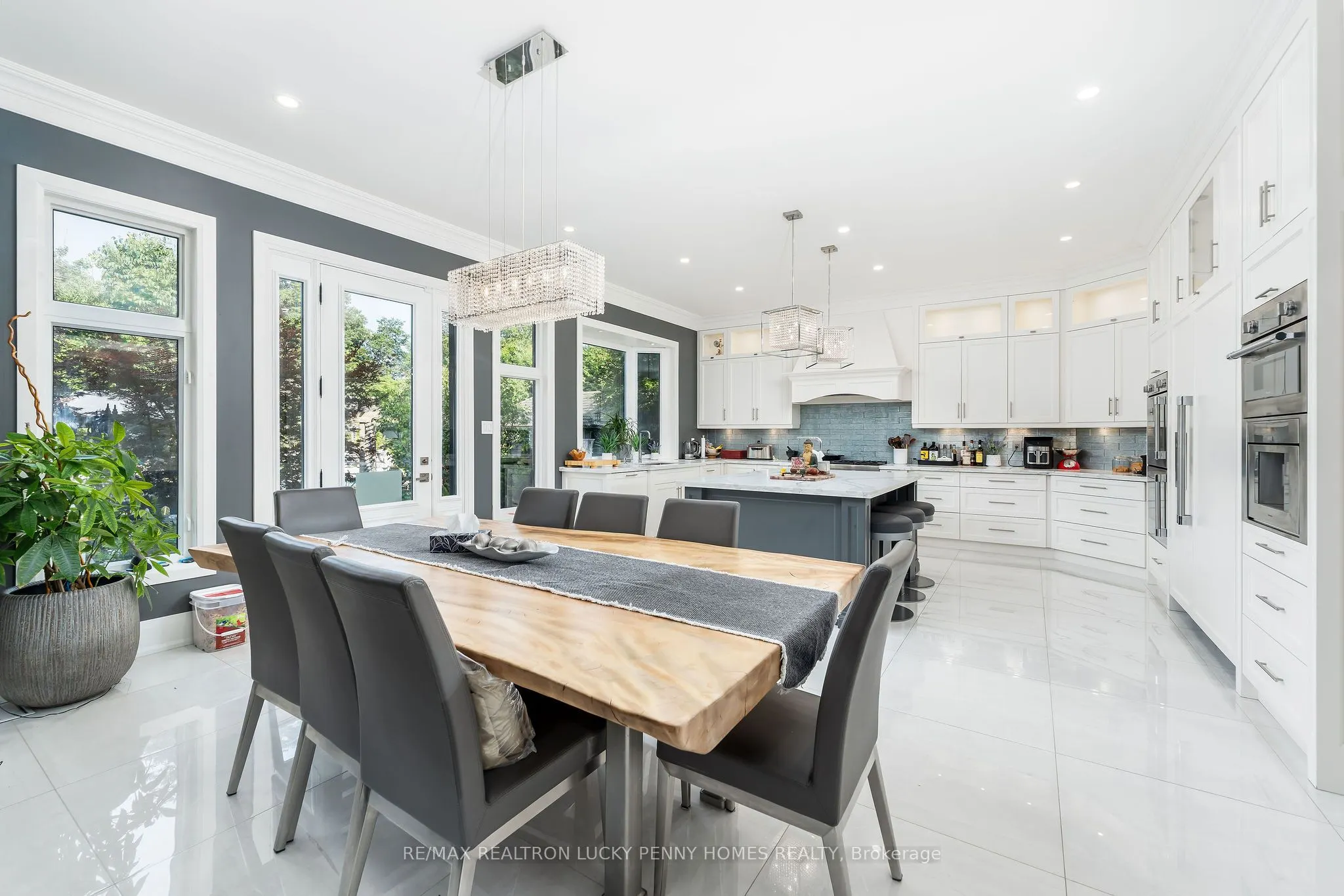 30 Bernadotte Drive