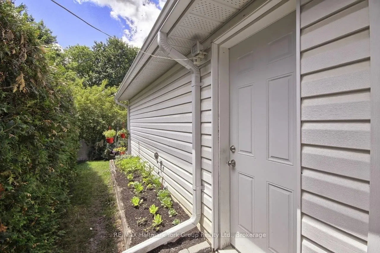 394 Eagle Street