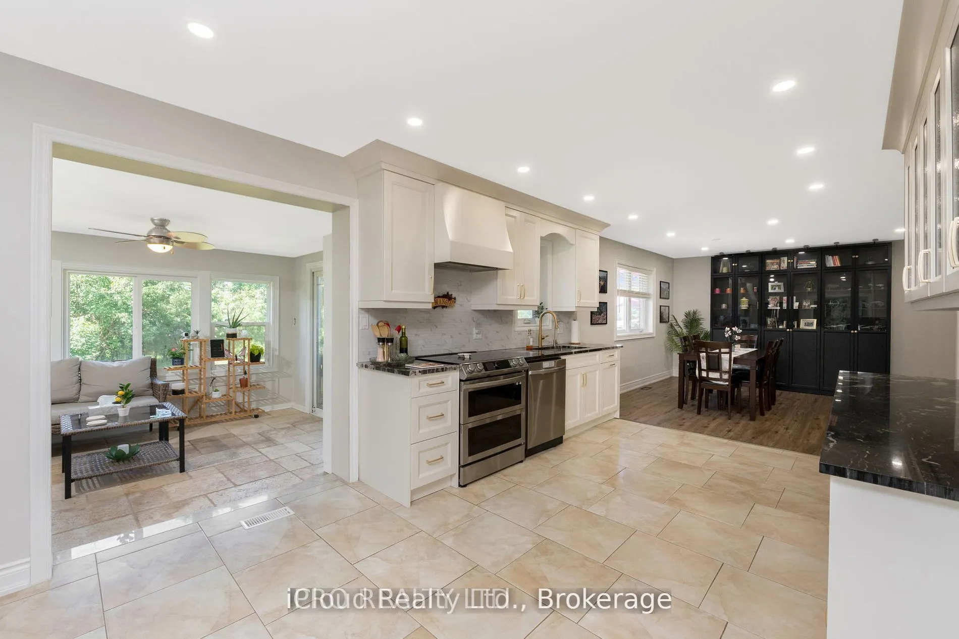 8 Cardwell Court