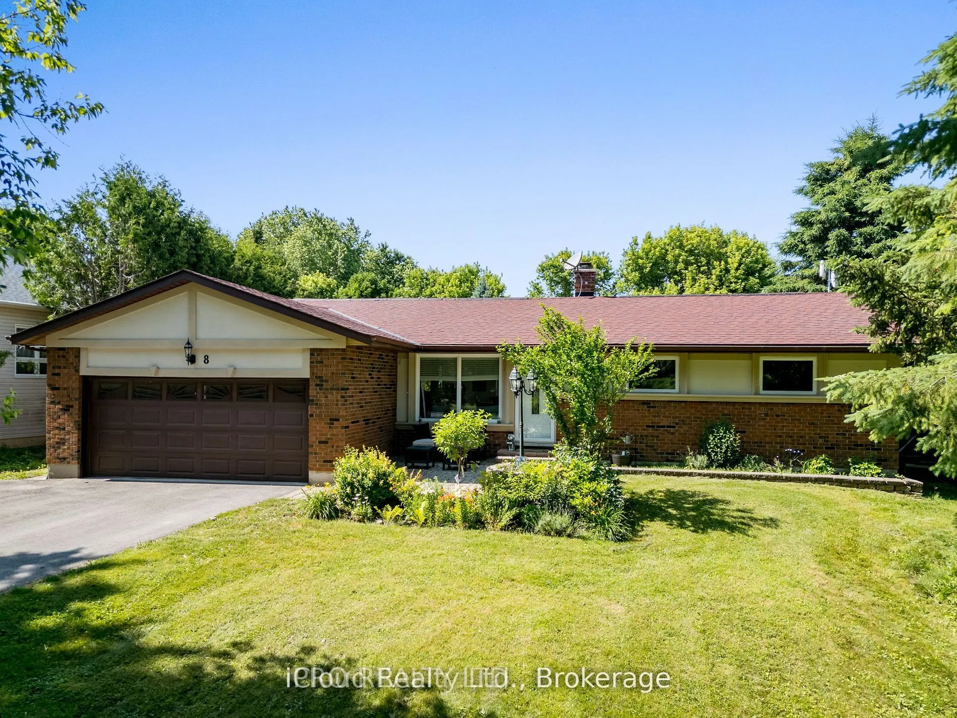 8 Cardwell Court