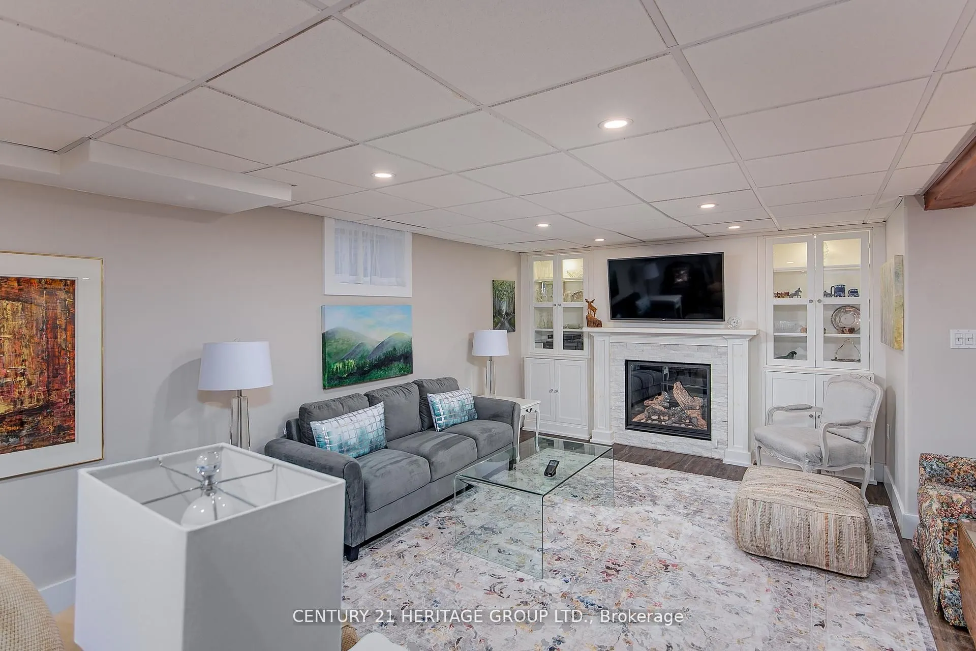 211 Albert Street W