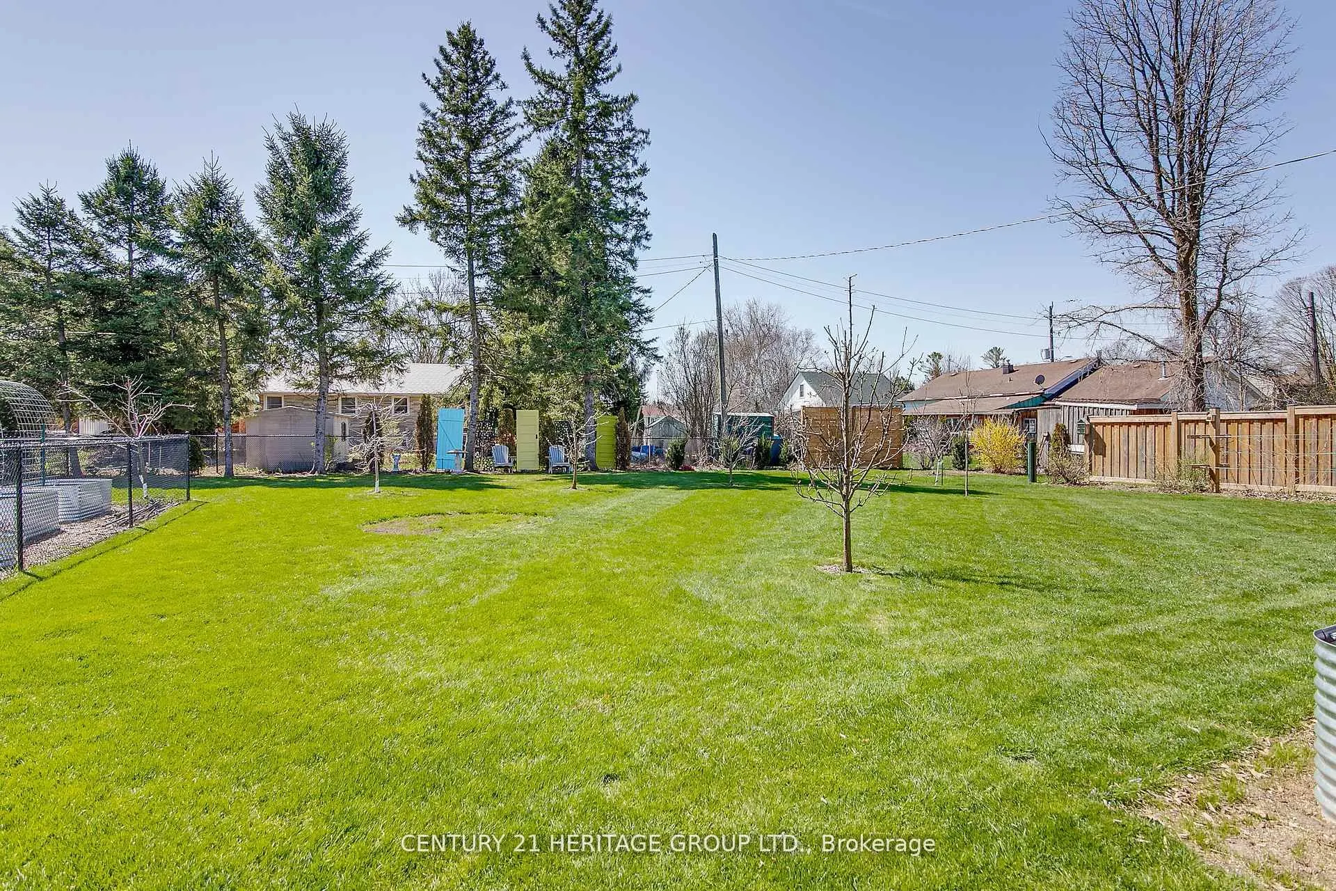211 Albert Street W