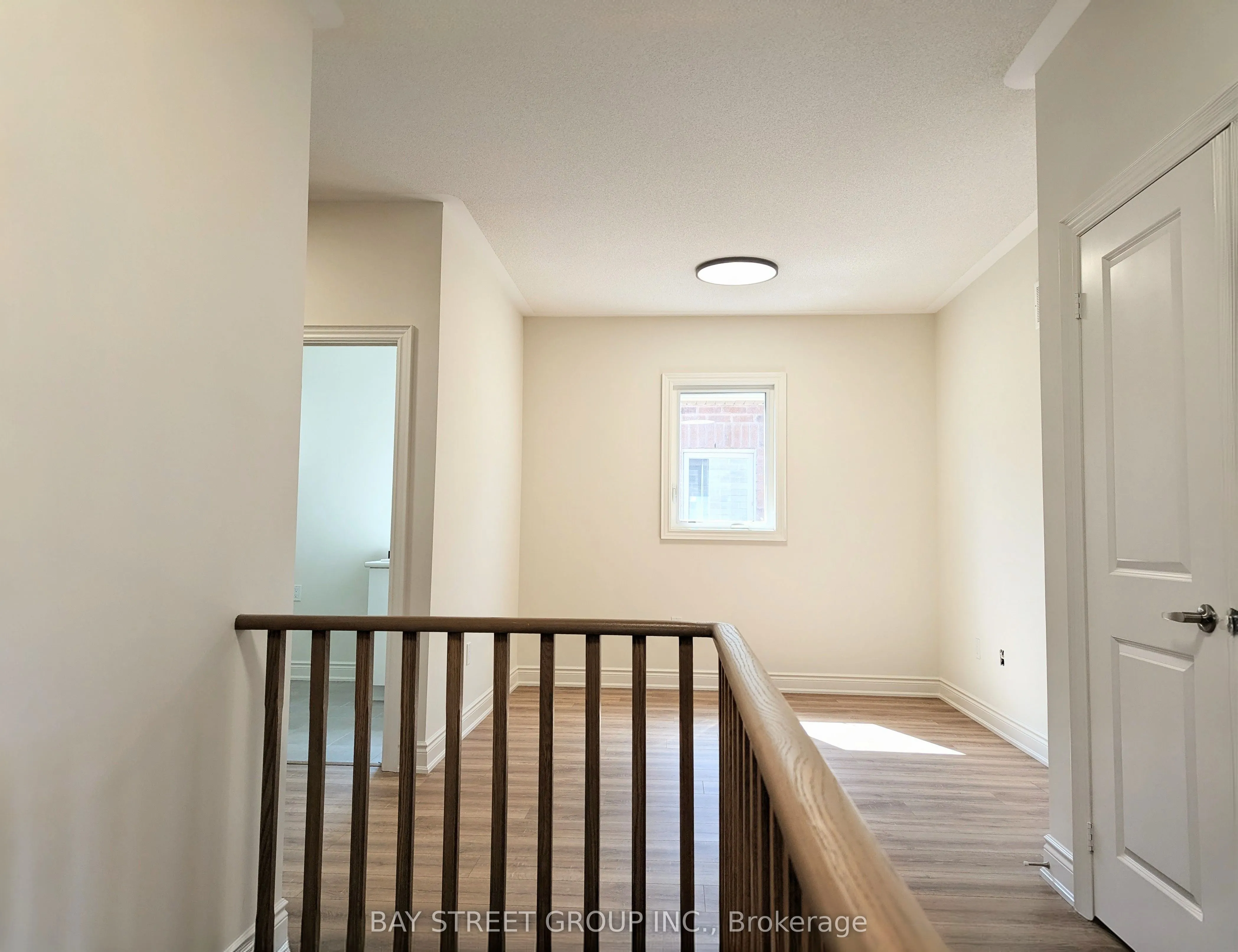 17 KENNETH APPLETON Avenue