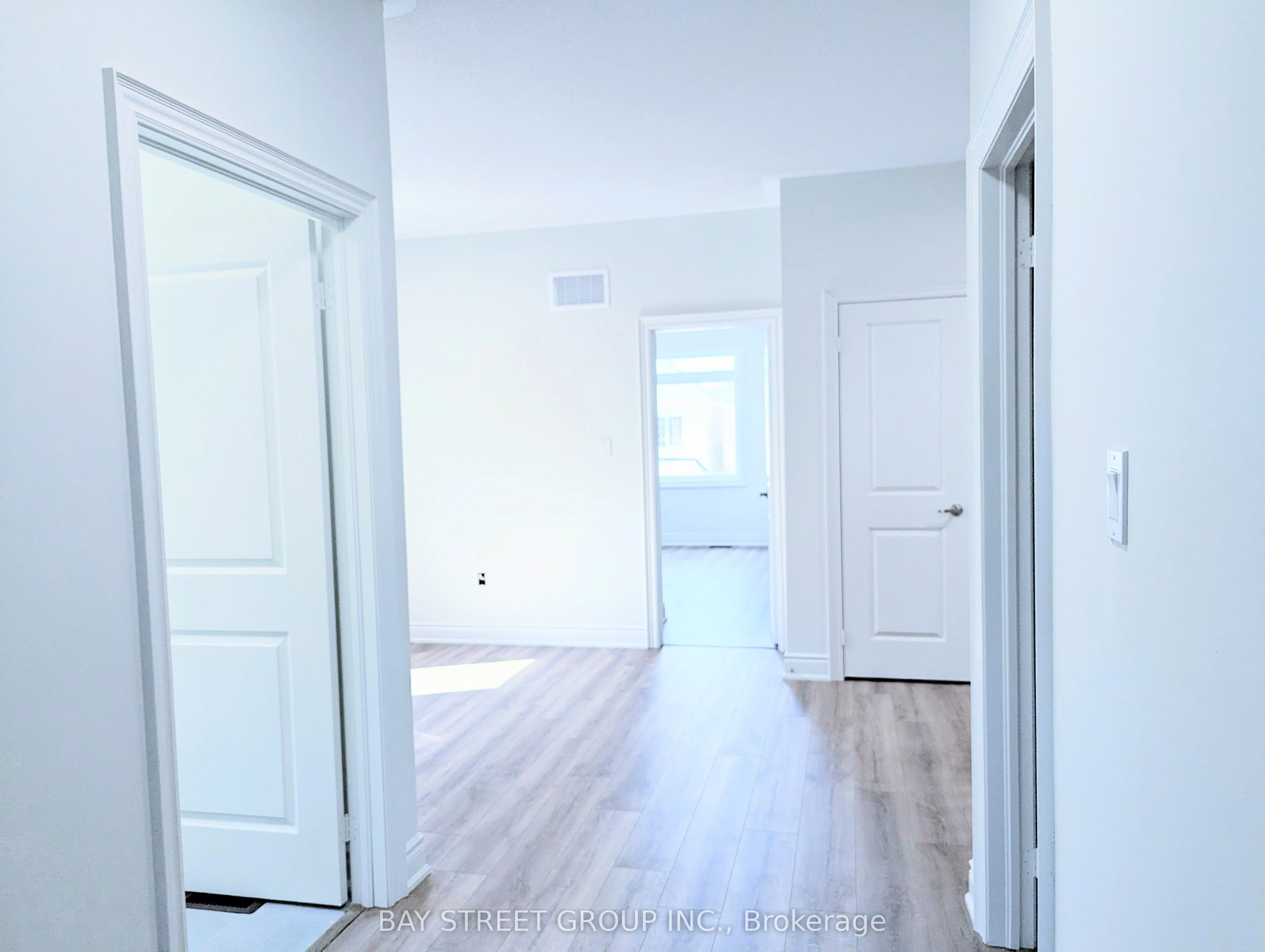 17 KENNETH APPLETON Avenue