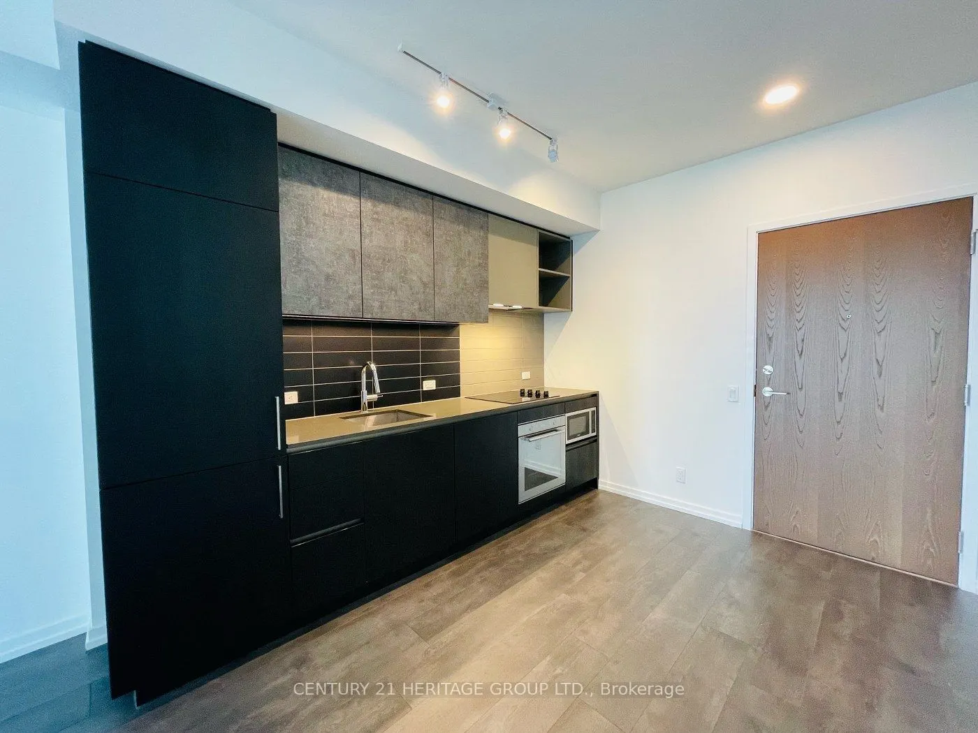 7890 Jane Street, #1810