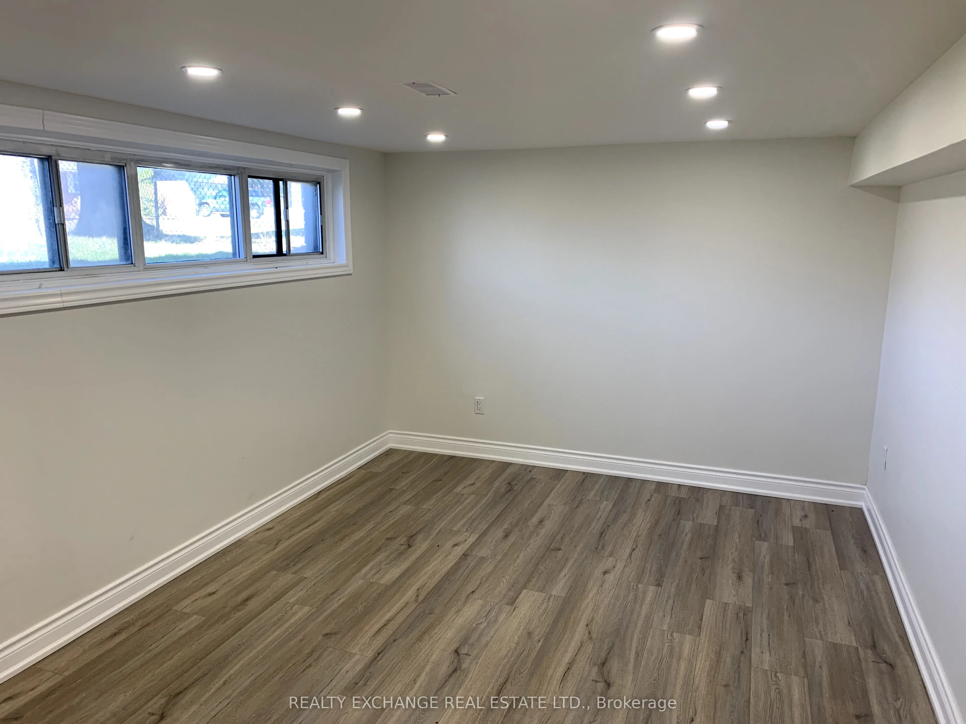 89 Thornton Avenue