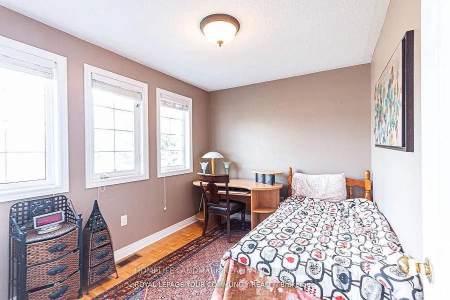 111 Deerwood Crescent