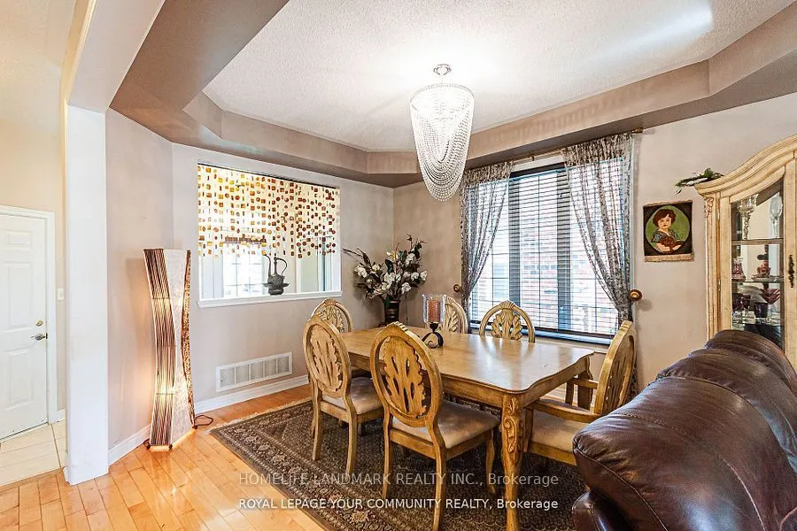 111 Deerwood Crescent